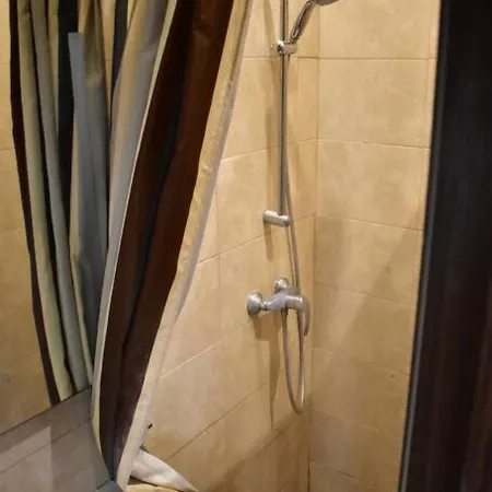 Apartamento Centre Pied-a-terre Near Food Market And Walking Distance To Bus Terminus