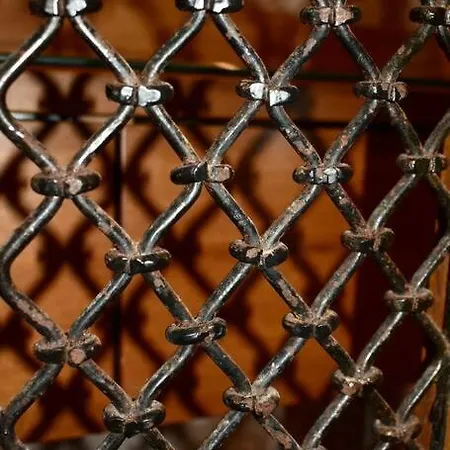 Centre Pied-a-terre Near Food Market And Walking Distance To Bus Terminus Appartement