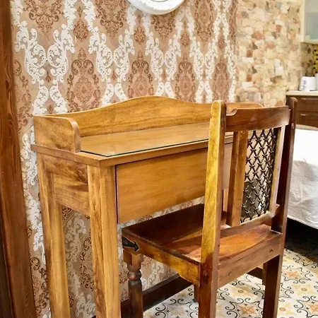 Centre Pied-a-terre Near Food Market And Walking Distance To Bus Terminus Valletta