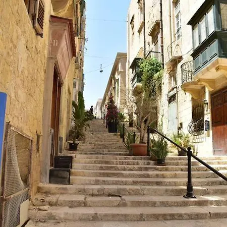 Centre Pied-a-terre Near Food Market And Walking Distance To Bus Terminus Appartement